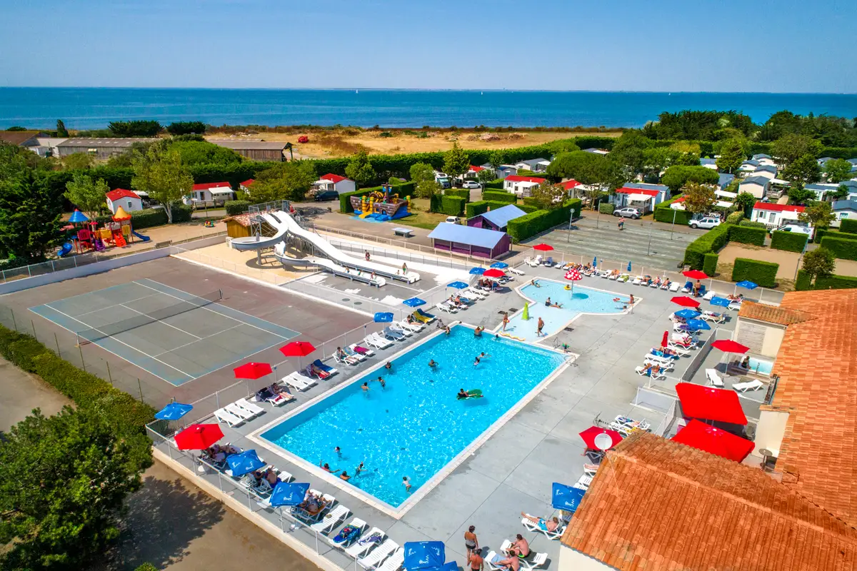 camping piscine toboggan loix